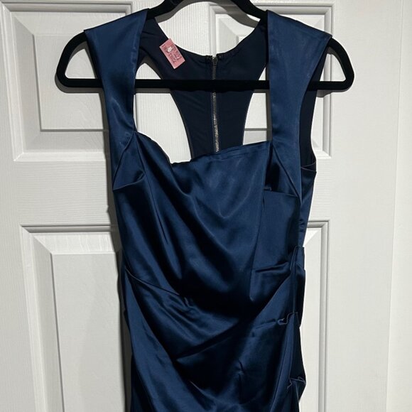 Nicole Miller navy cocktail dress with ruching effect. Zip back. Fully lined Sz8 - Picture 2 of 6